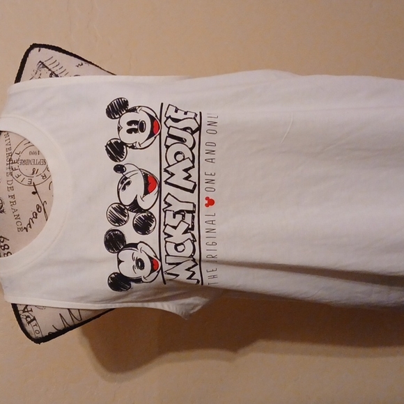 Disney Tops - Disney Mickey Mouse tee